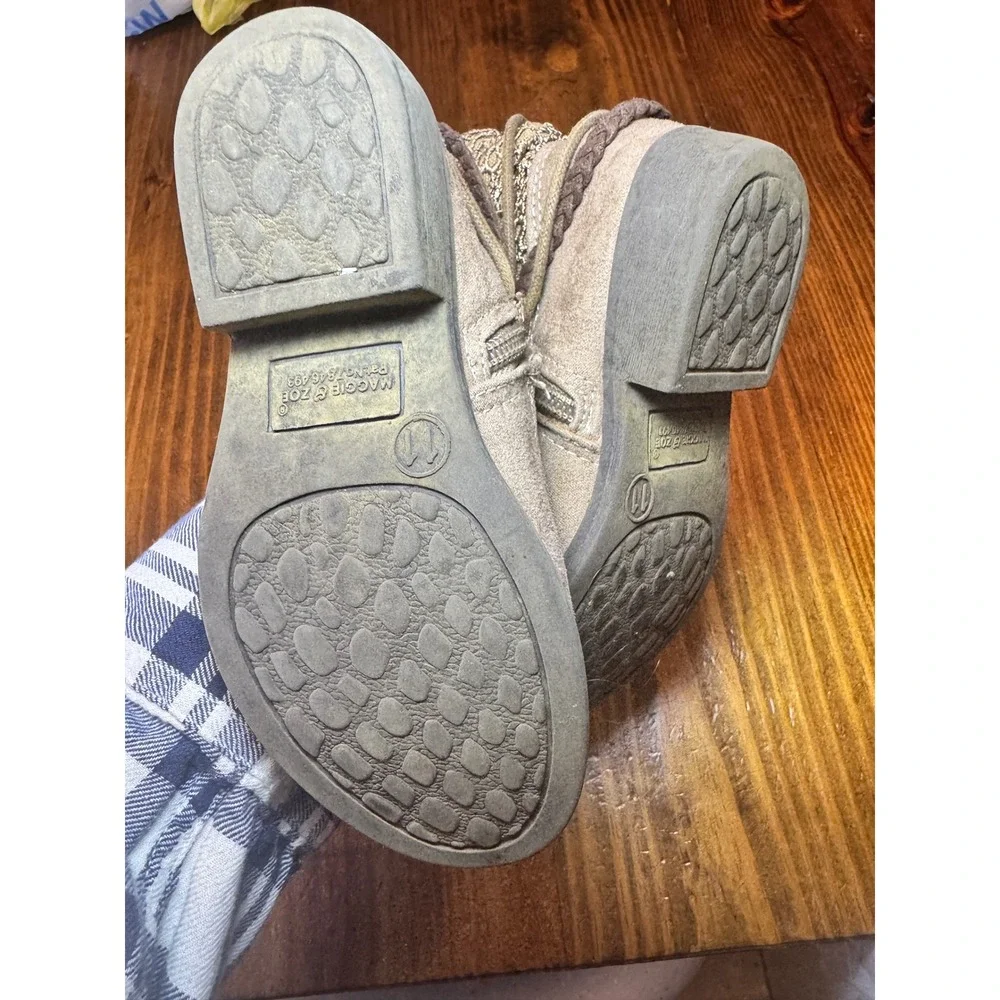 Maggie & Zoe Girls Tan Faux Suede Crochet Boho Ankle Boots Heart Size 11